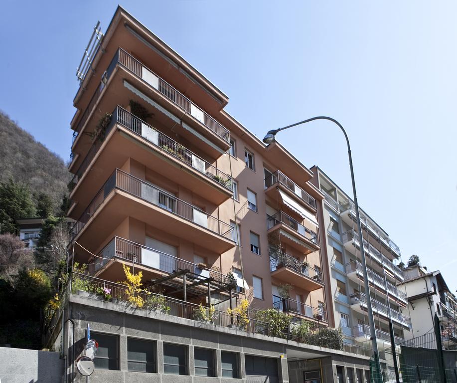 Silky House With Private Parking *