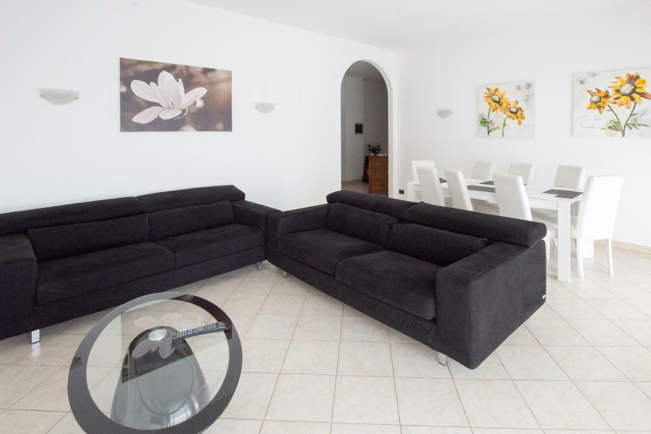 Silky House With Private Parking Appartamento