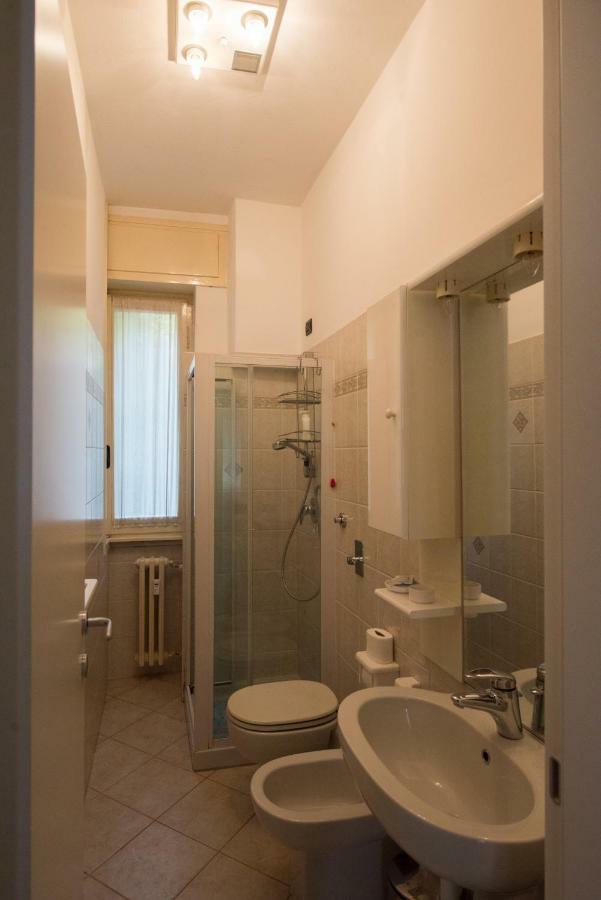Silky House With Private Parking *